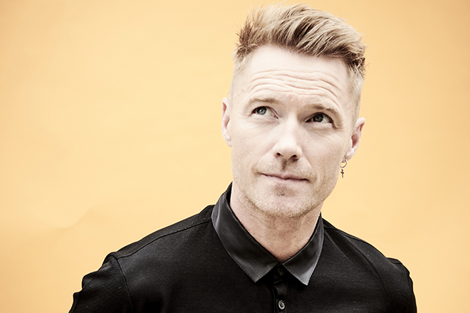 TT_Tollwood_06_2025_ronankeating-tollwood-musik-arena-sommer-2025-konzert-foto-rayburmiston-300rgb_Slider_neu_660x440