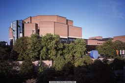 Lach- und Schießgesellschaft München, Gasteig Architektur 2, Blick von Rosenheimer Str. 14, Sommer in der Stadt