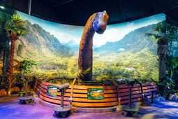 Jurassic World: The Experience München – lebensgroße Dinosaurier, Jurassic World: The Experience München, TT_12_25_01_Pressefoto_JurassicWorld_TheExperience_LP_1040x693