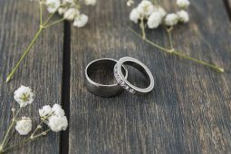Trauringe online kaufen München, Beitr_04_26servetphotograph-rings-5475939_1920_LP_1040x693